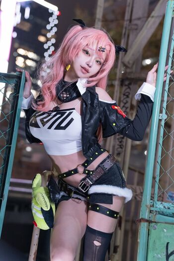 Ami Honami