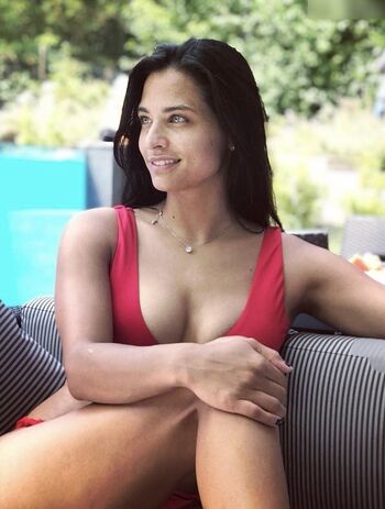 Amira Pocher