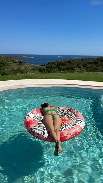Amira Pocher