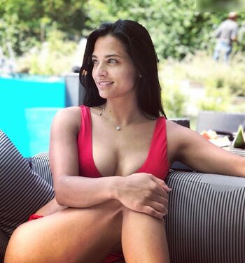 Amira Pocher