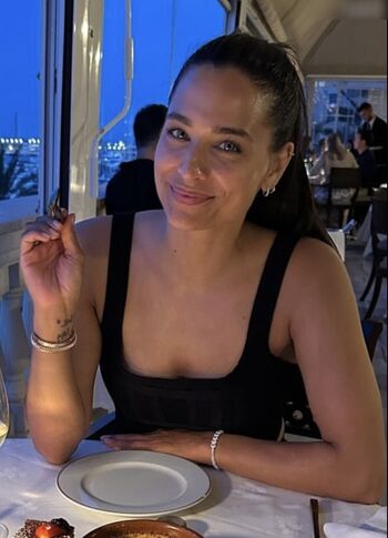 Amira Pocher