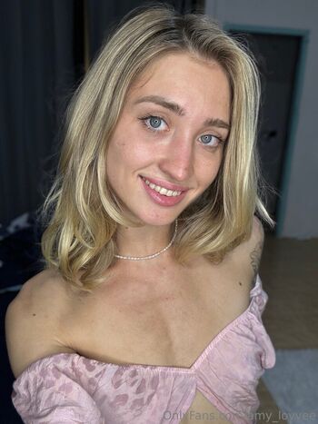 Amy_lovvee