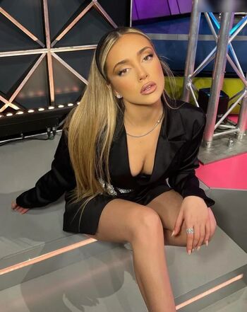 Ana Mena