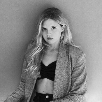Ana Mulvoy Ten