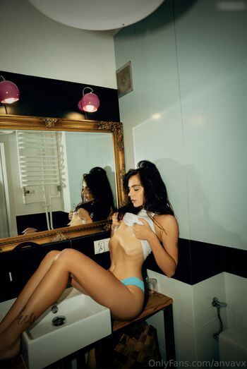Ana Vavx