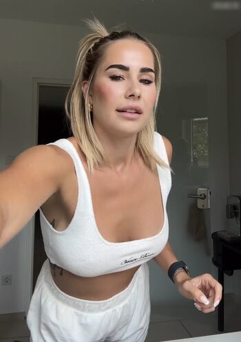 Anahita Rehbein