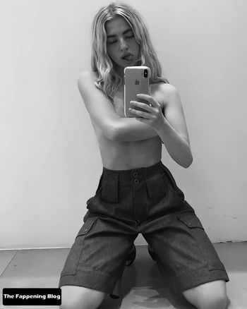 Anais Gallagher