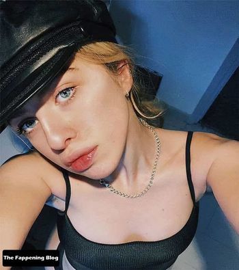 Anais Gallagher