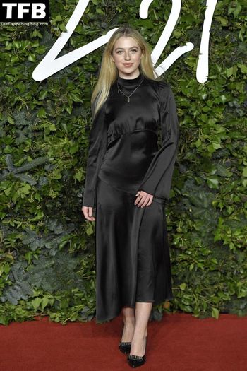 Anais Gallagher