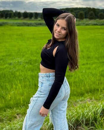 Anastasia_rose_official