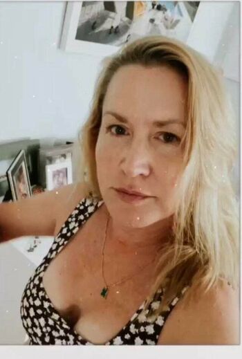 Angela Kinsey