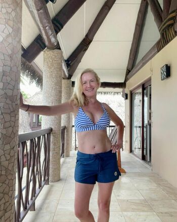 Angela Kinsey