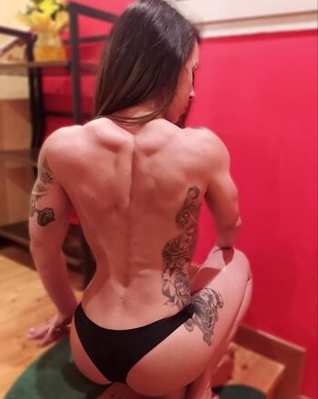 angela_schwarzy