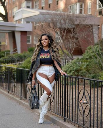 Angela Simmons