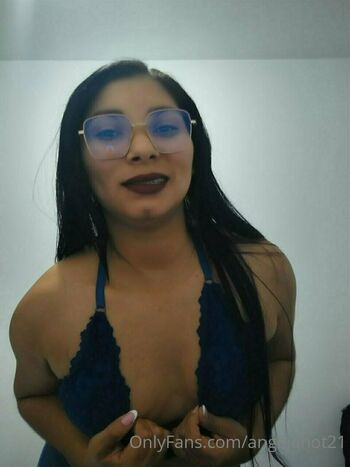 angelahot21