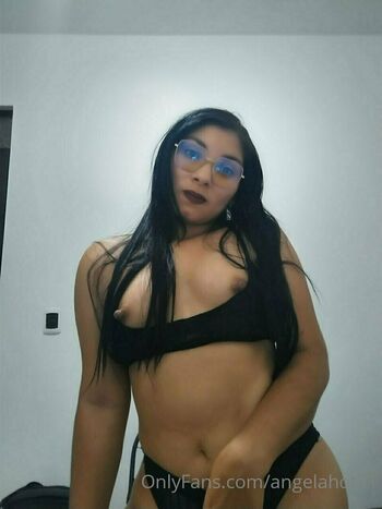 angelahot21