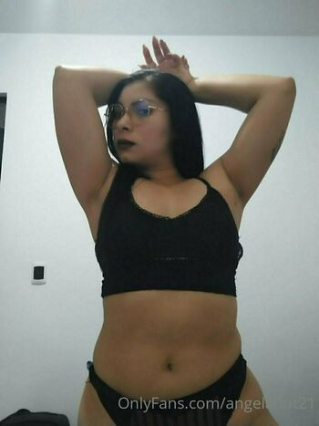angelahot21
