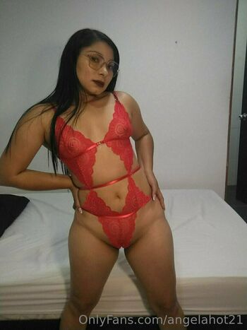 angelahot21