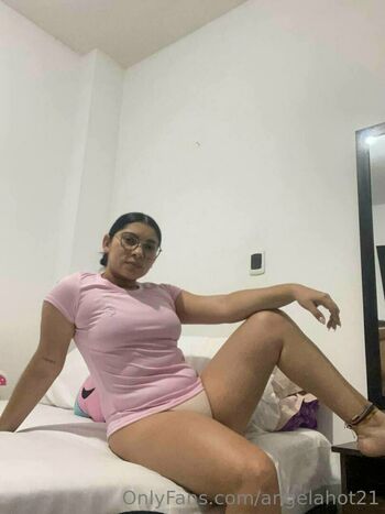 angelahot21