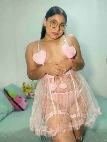 angelahot21