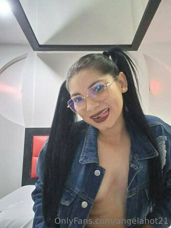 angelahot21