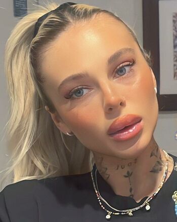 Angelika Kramer
