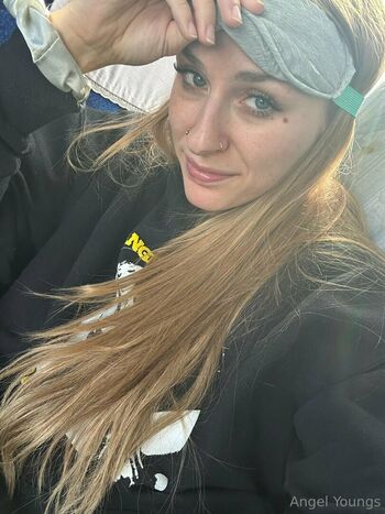 angelyoungsxxx