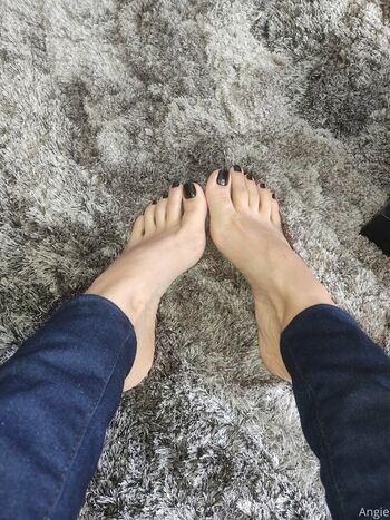 angieefeet