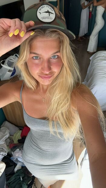 Aniela Leon