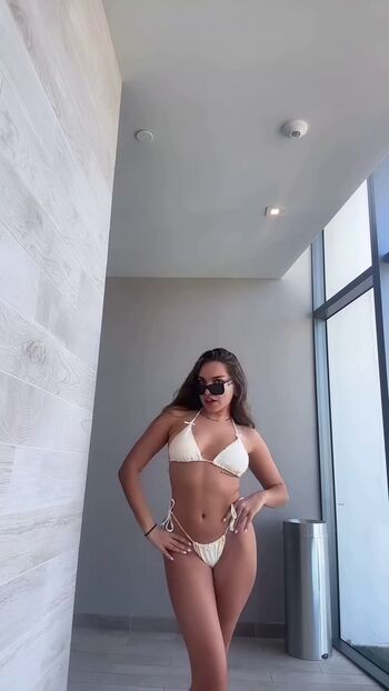 Aniko Bollok