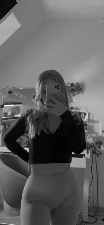 _anjulie_