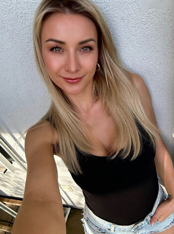 Anna-Carina Woitschack