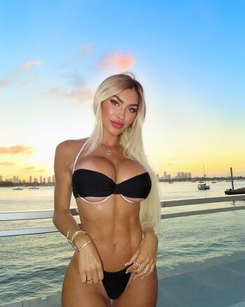 Anna Dicenzo