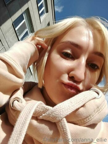 anna_ellie