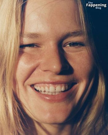 Anna Ewers