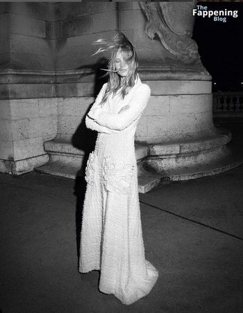 Anna Ewers