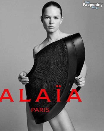 Anna Ewers