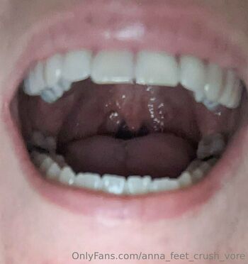 anna_feet_crush_vore