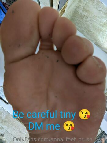 anna_feet_crush_vore
