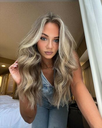 Anna Jay
