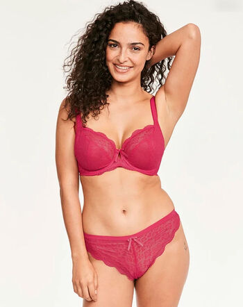 Anna Shaffer