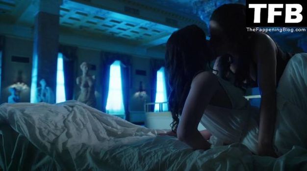 Anna Silk