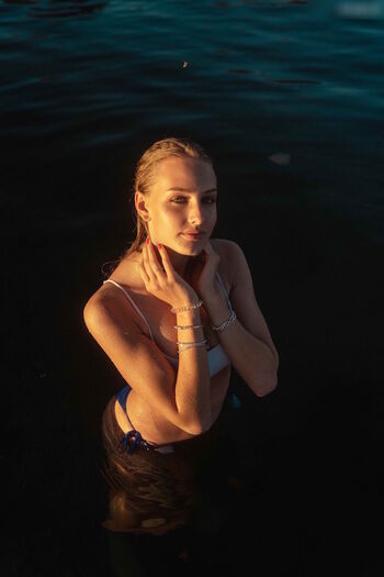 Anna Stock