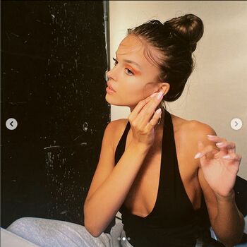 Anna Zak
