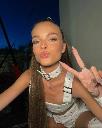 Anna Zak