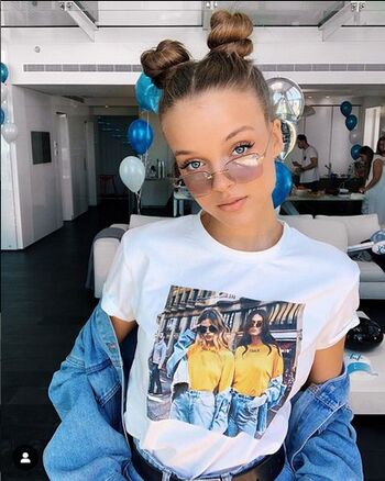 Anna Zak