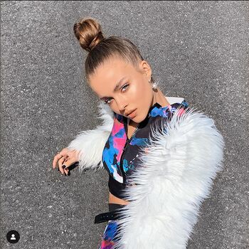Anna Zak