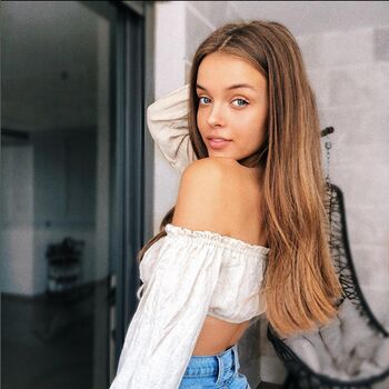 Anna Zak