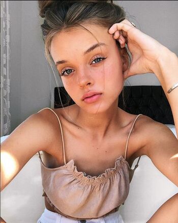 Anna Zak