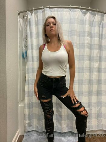 AnnaLeigh420x